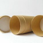 envase de cartón con tapa